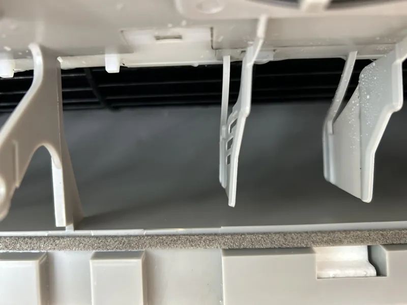 施工後：内部を洗浄したエアコン